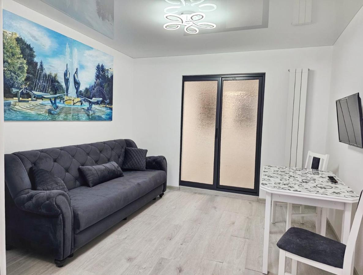 Blue Apartament Braila Bagian luar foto