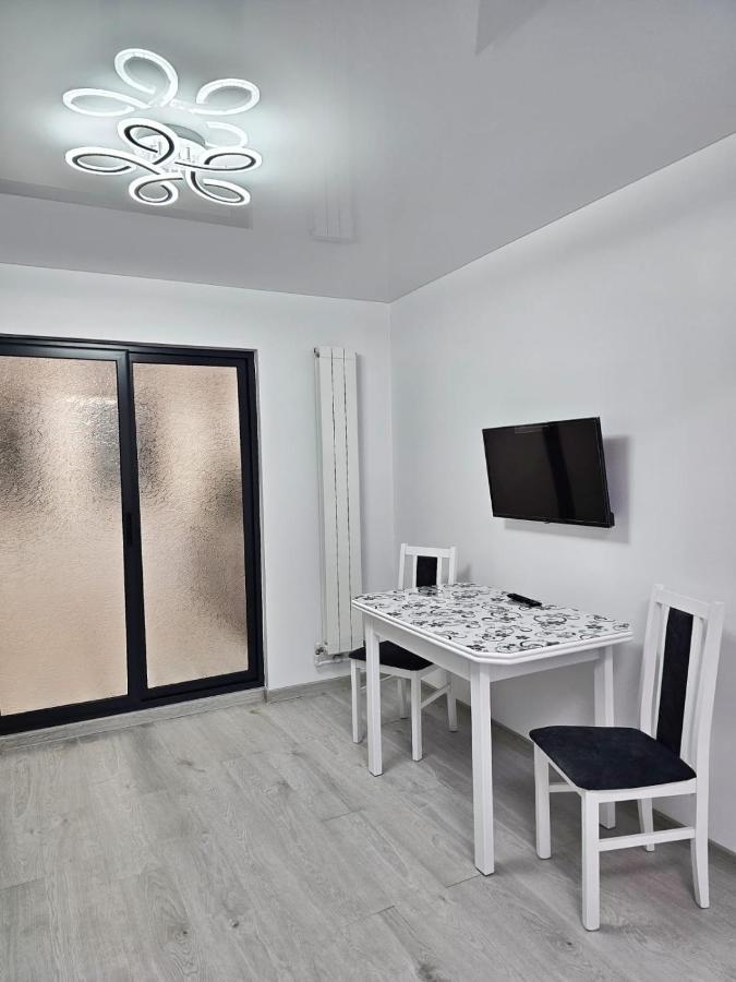 Blue Apartament Braila Bagian luar foto